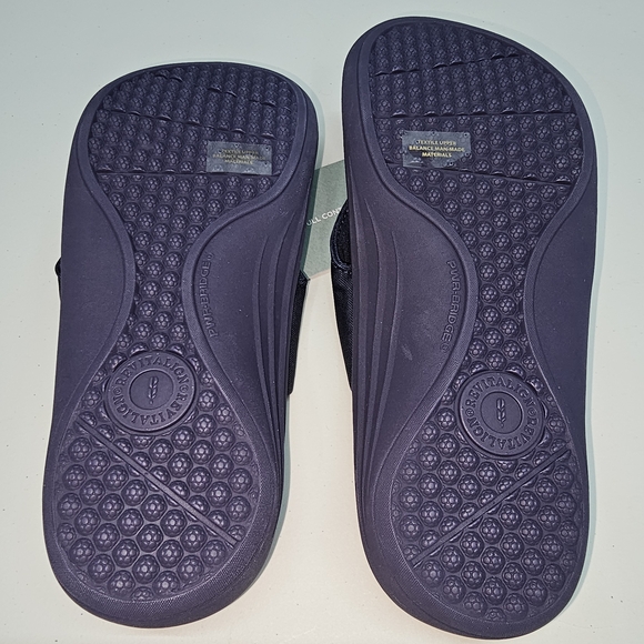 Revitalign Navy Flip Flops with Floral Design Size 6 NEW!! - Picture 4 of 5